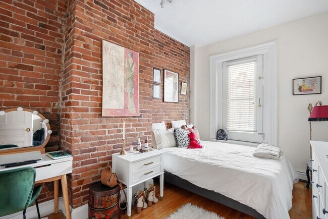 Building Photo - 315 Beacon St