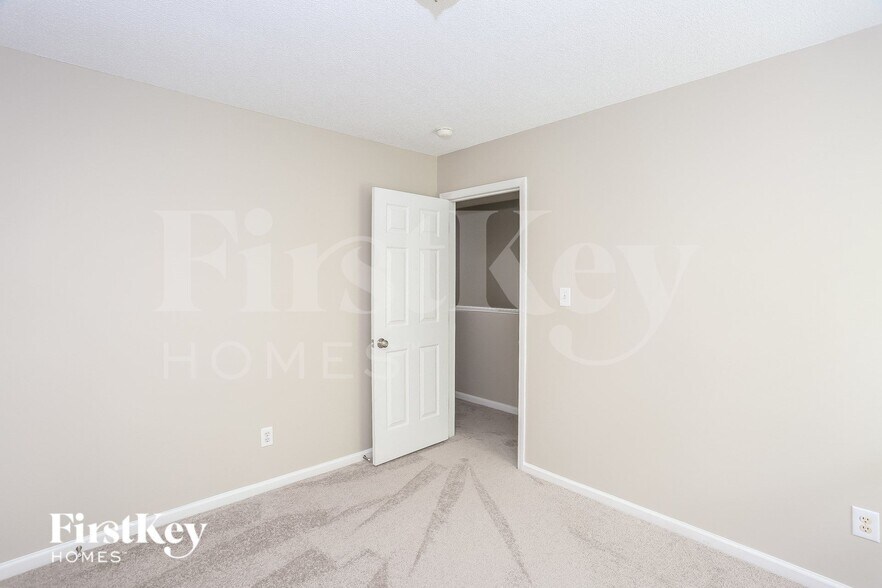 Building Photo - 8618 Cedar Hollow Ln