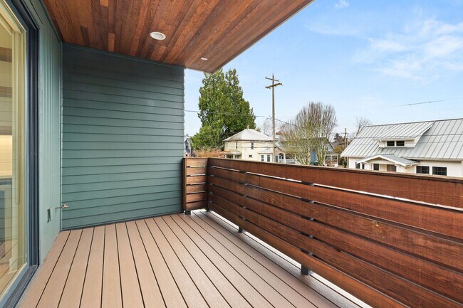 Building Photo - Stunning, Modern 4 bed home with attached ADU in King Neighborhood - AVAILABLE NOW!!