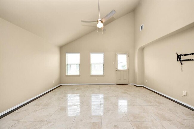 Building Photo - 2043 Naplechase Crest Dr