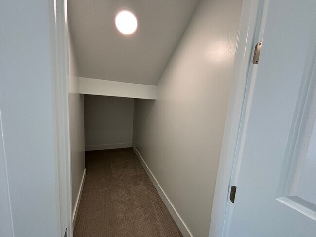 Building Photo - BRAND NEW 4 BEDROOM HOME OR RENT!