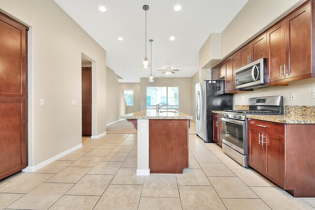 Building Photo - 741 Sawyer Pl