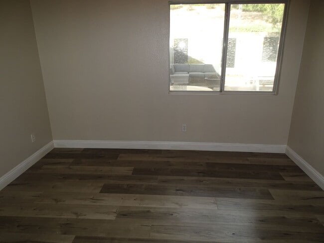 Building Photo - Beautiful One Story 2 Bedroom Townhome Wit...