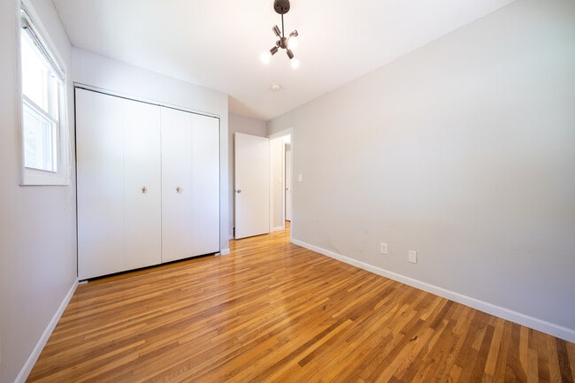 Building Photo - 2817 W 109th St