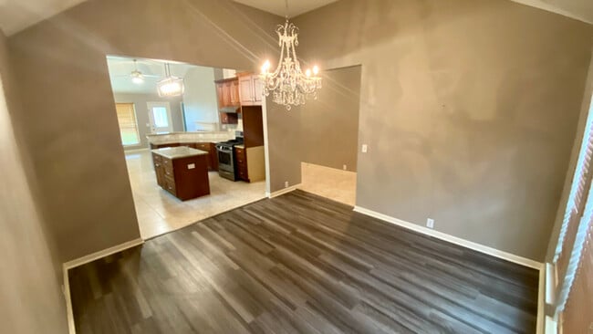Building Photo - 3130 Birchleaf Dr