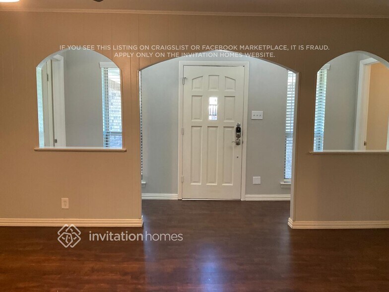 Building Photo - 906 Downing St