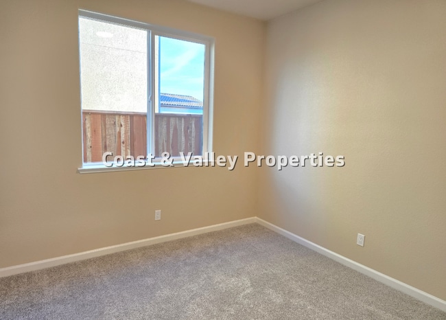 Building Photo - King City Home for RENT!!!