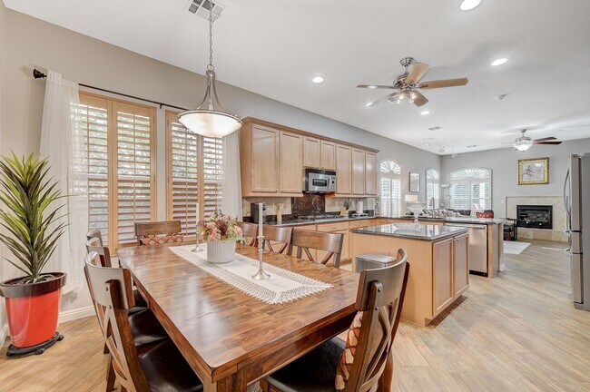 Building Photo - Stunning single-story home in picturesque community!