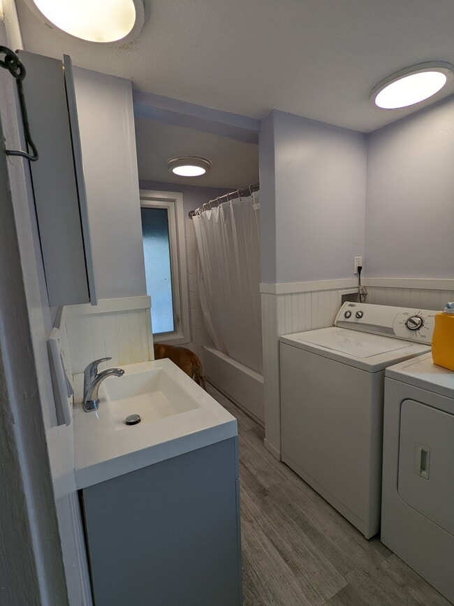 Building Photo - 24 Cortland Pl