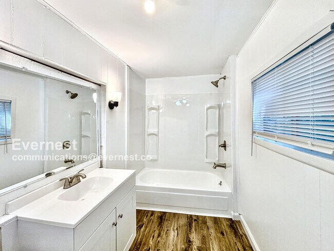 Building Photo - 4509 Highland Ave
