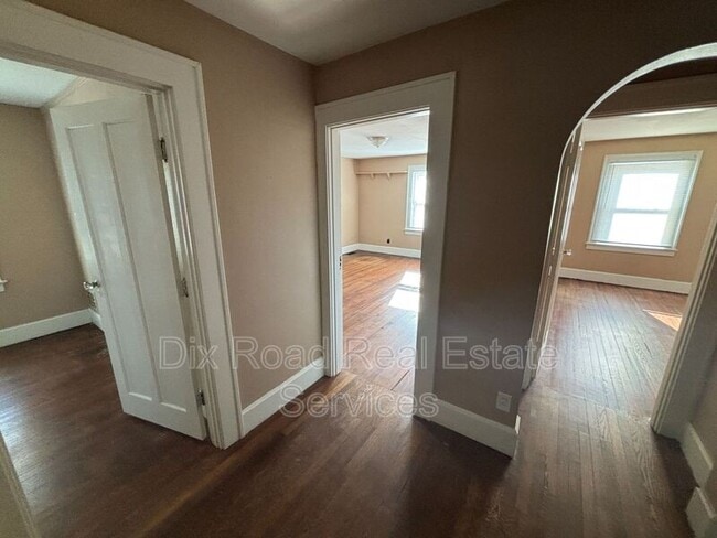 Building Photo - 107 Edgewood Ave