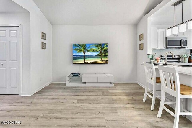 Building Photo - 2623 Lagoon