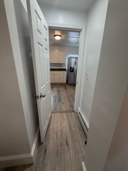 Building Photo - 82 Carpenter St