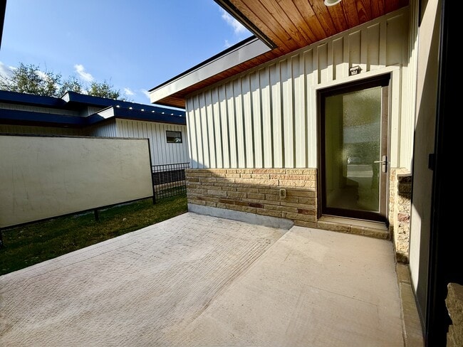 Building Photo - 416 Starlight Vlg Lp