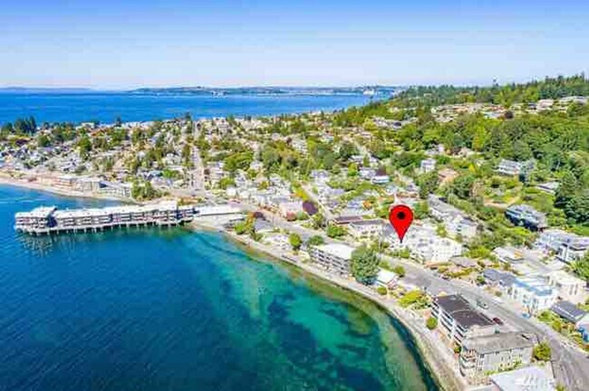 Building Photo - 4030 Beach Dr SW