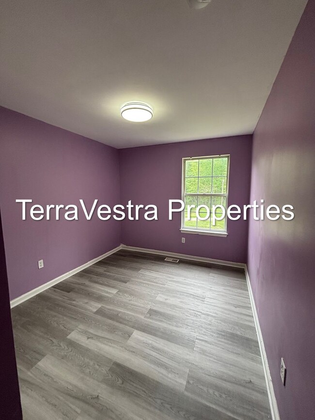 Building Photo - 3 Bed in Pine Hill! Eligible for $500 Security Deposit.