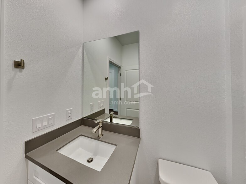 Building Photo - 9158 Ribbon Mdw Ct