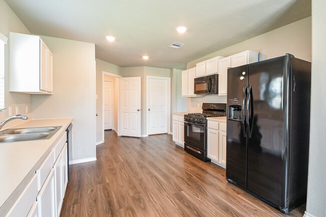 Building Photo - 11072 N Lake Mist Ln