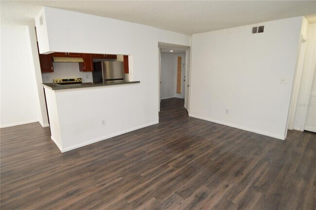 Building Photo - 8742 Mallard Reserve Dr