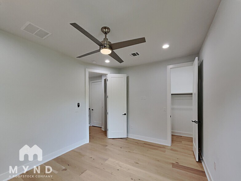 Building Photo - 2820 Prado St