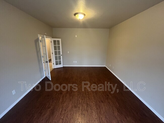 Building Photo - 2321 SW 94th St