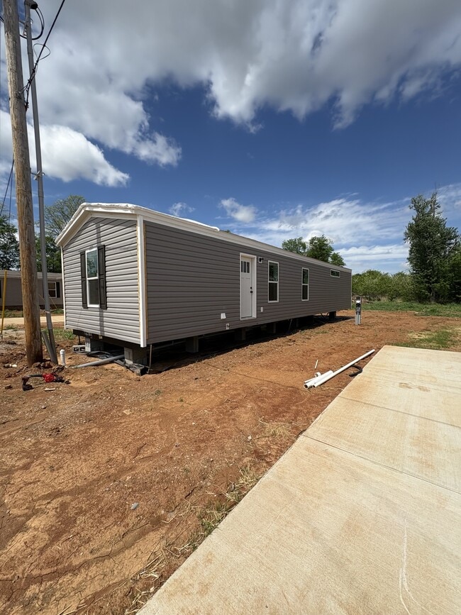 Building Photo - 400 Parker St