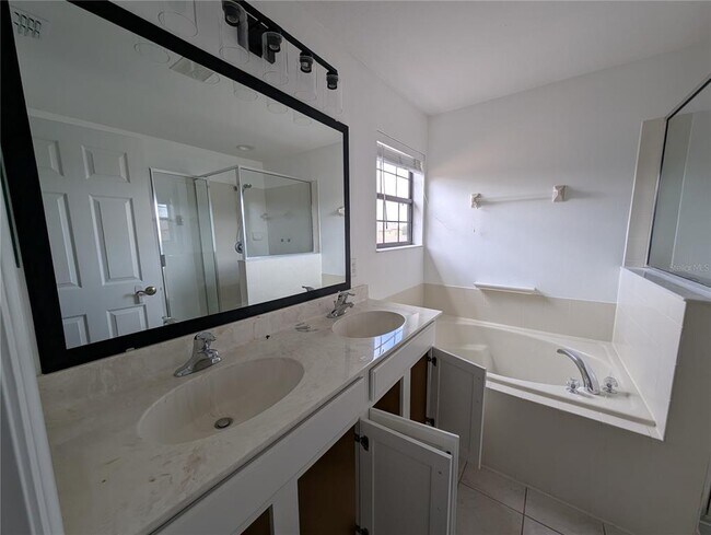 Building Photo - 4012 Viosca Pl