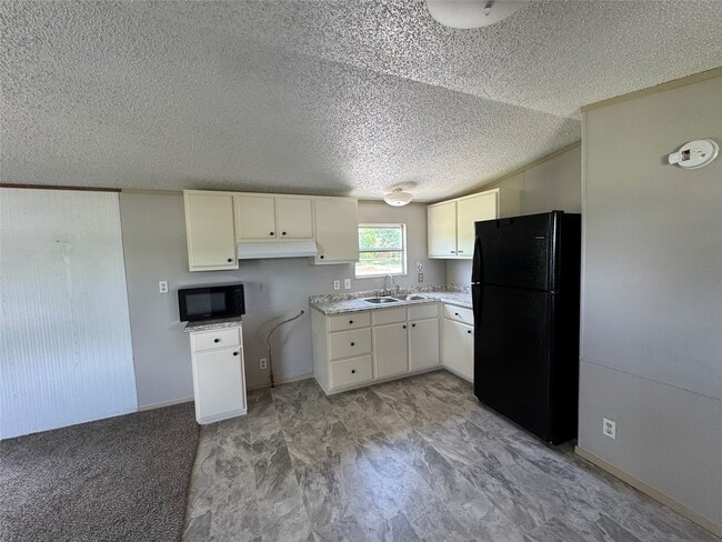 Building Photo - 600 E Melville Dr