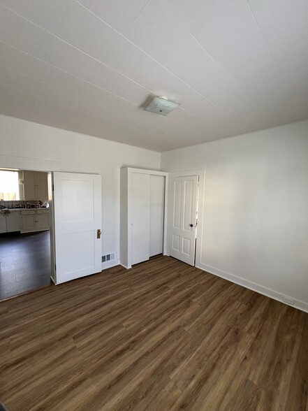Bedroom off of kitchen - 557 Washington St