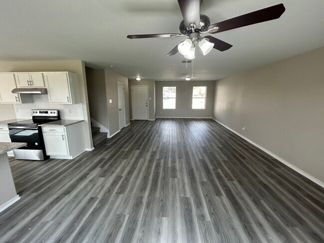 Building Photo - **MOVE IN SPECIAL** COMING SOON* Desirable Location In Cibolo! Spacious Home with Loft & Fenced B...
