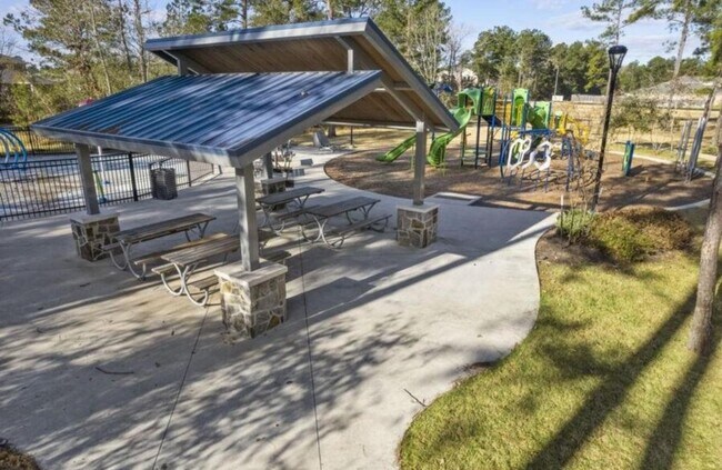 Building Photo - 236 Rustic Ridge Cir