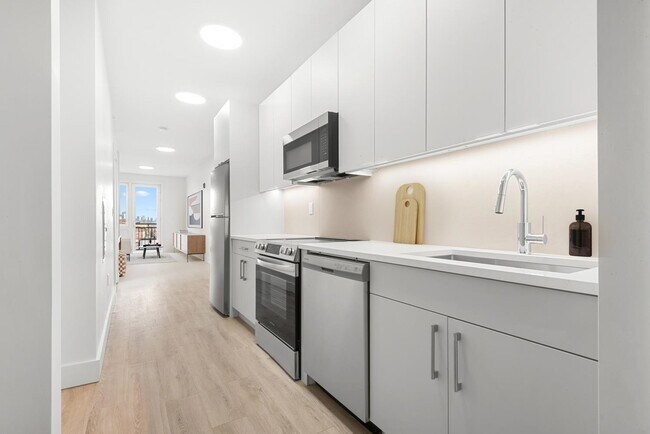 Building Photo - 200 Monticello Ave
