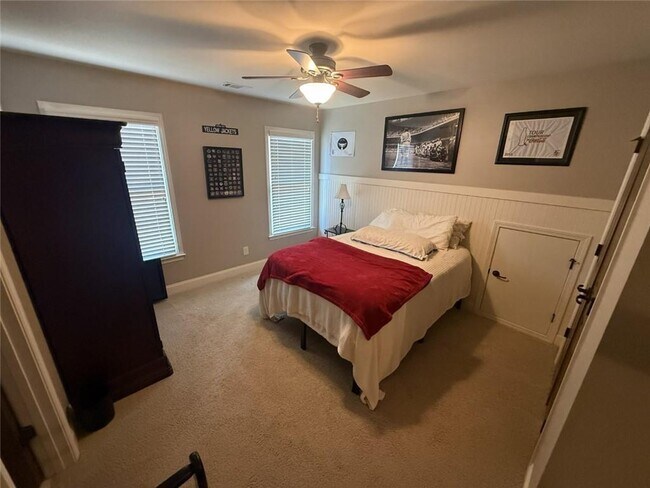 Building Photo - 1125 Walters Cir