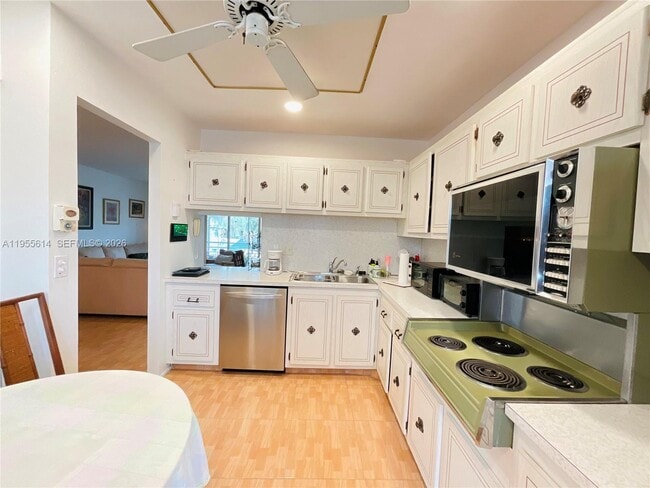 Building Photo - 1425 Atlantic Shores Blvd