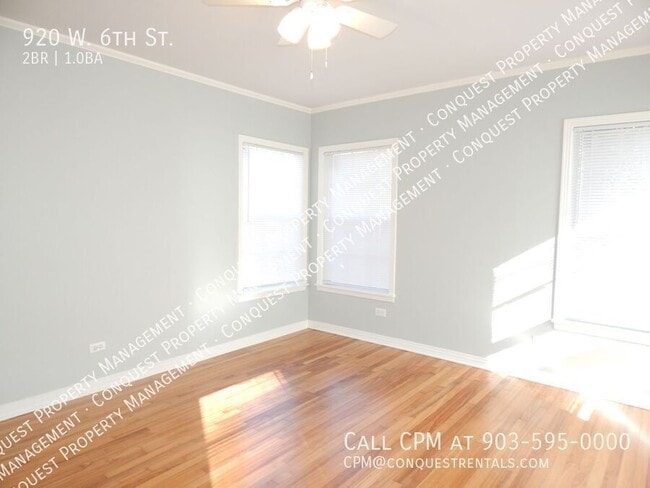 Building Photo - 920 W 6th St