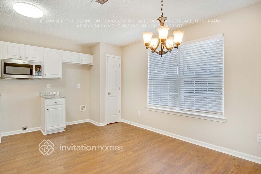 Building Photo - 263 Coral Cir