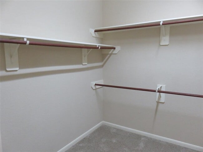 Building Photo - 21390 Village Crossing Ln