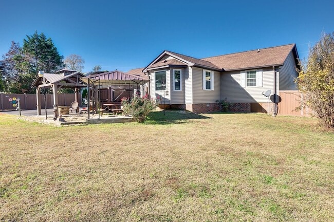 Building Photo - 808 Water View Terrace