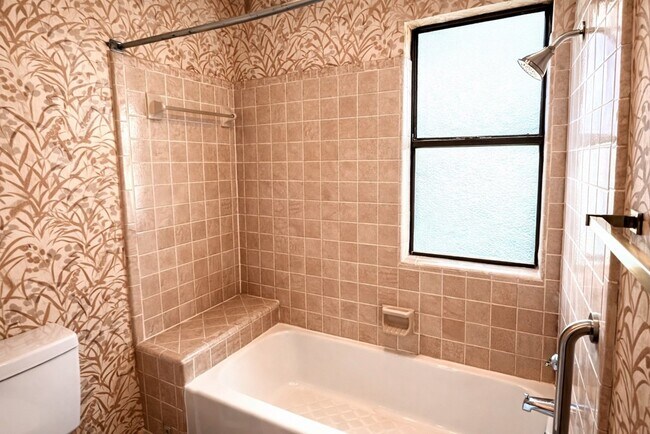 Building Photo - 2416 Birkdale Ln