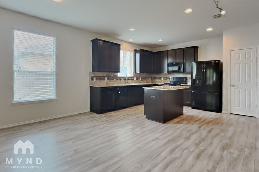Building Photo - 307 Rustic Willow