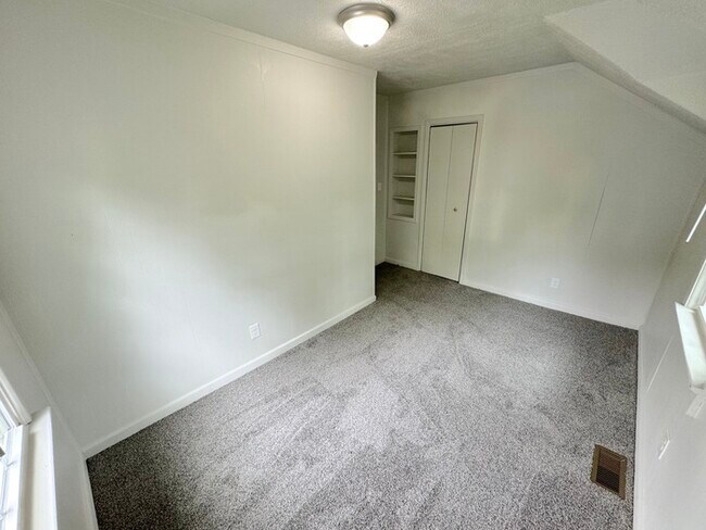 Building Photo - COME MEET YOUR NEW HOME! 2 BEDROOM APARTMENT IN PORTSMOUTH FOR RENT