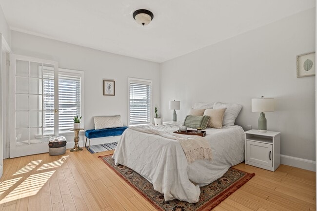 Building Photo - 377 Dorchester St