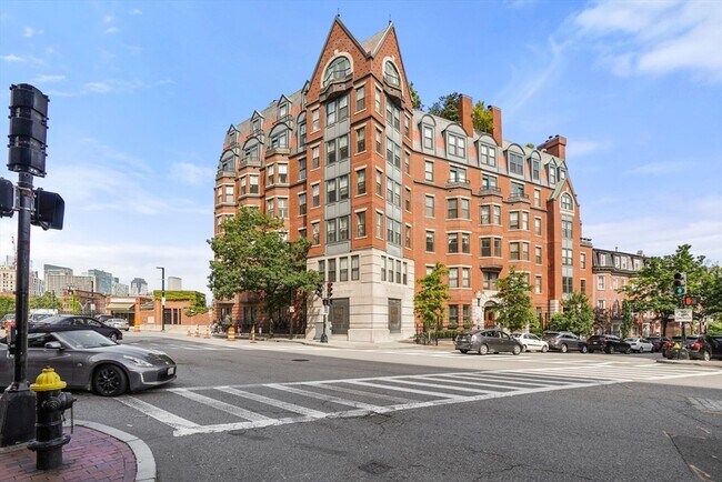 Building Photo - 75 Clarendon St