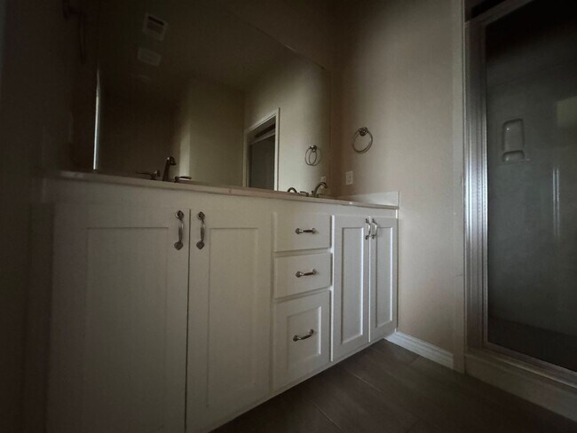 Building Photo - 5415 Rose Gdn Lp