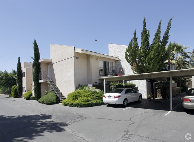Building Photo - Evergreen Villa