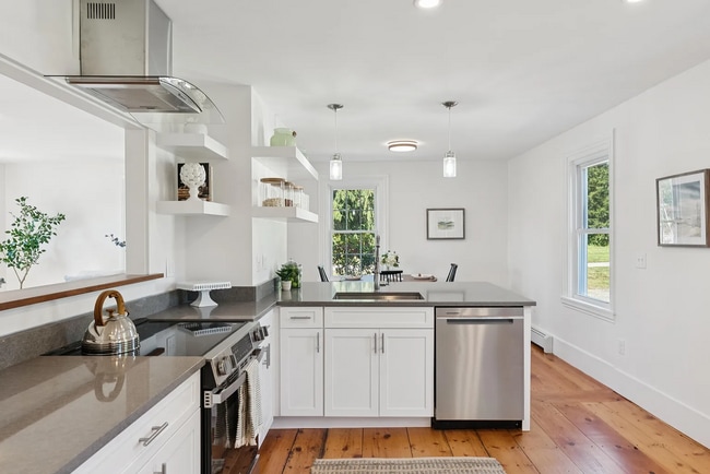 Building Photo - Modern Comfort Meets Country Charm in Cumb...