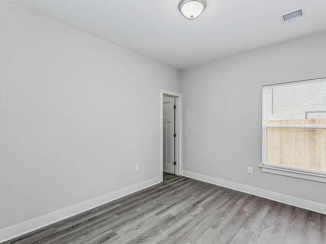Building Photo - 3606 W 45th St S