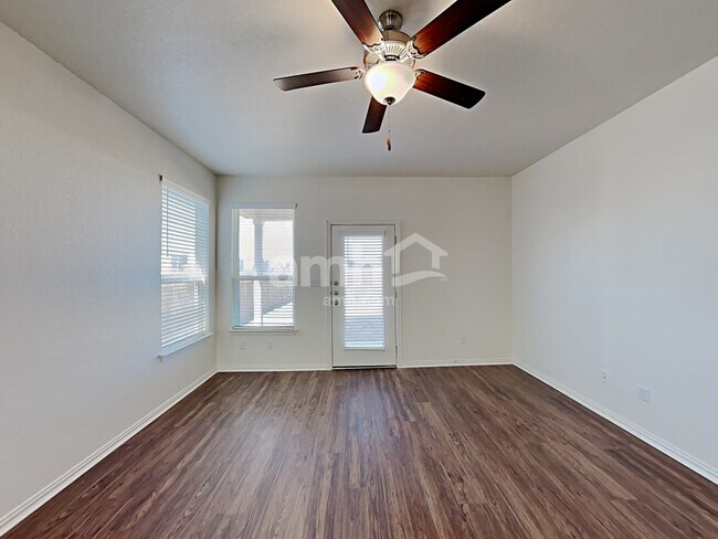 Building Photo - 211 Pebble Creek Run