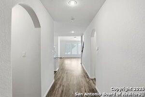 Building Photo - 204 Tiltwood Ct