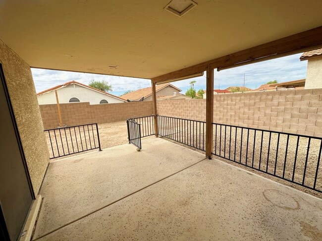 Building Photo - Spacious 3 Bed, 2 Bath Home in Peoria - Your Perfect Home Awaits!
